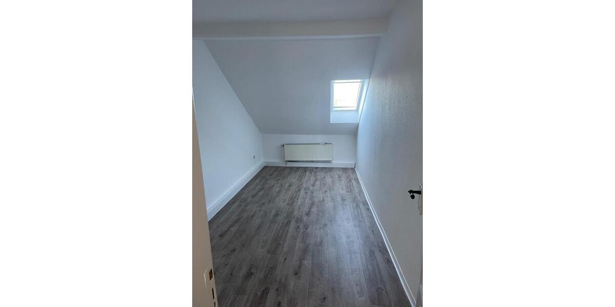 Dachgeschoßwohnung Zittau - 2 Zimmer, 44 m&sup2;, 250&euro; | Angebot:25392680