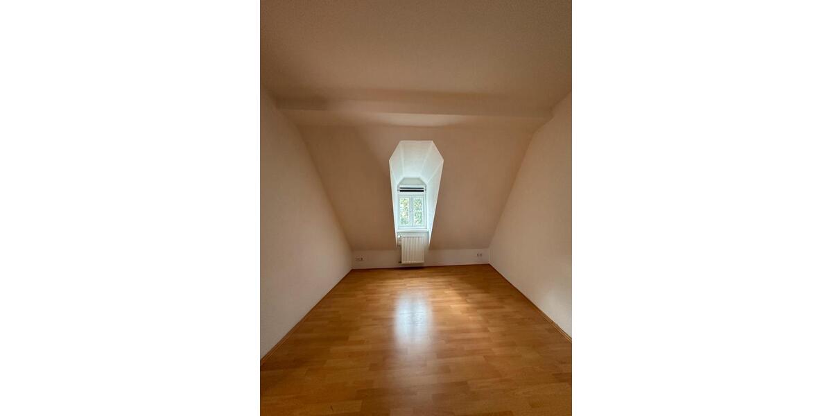 Dachgeschoßwohnung Goslar - 2.5 Zimmer, 90 m&sup2;, 765&euro; | Angebot:26131014