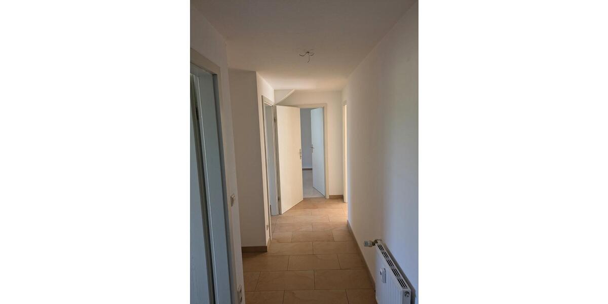 Dachgeschoßwohnung Hecklingen - 2 Zimmer, 53 m&sup2;, 265&euro; | Angebot:26587425