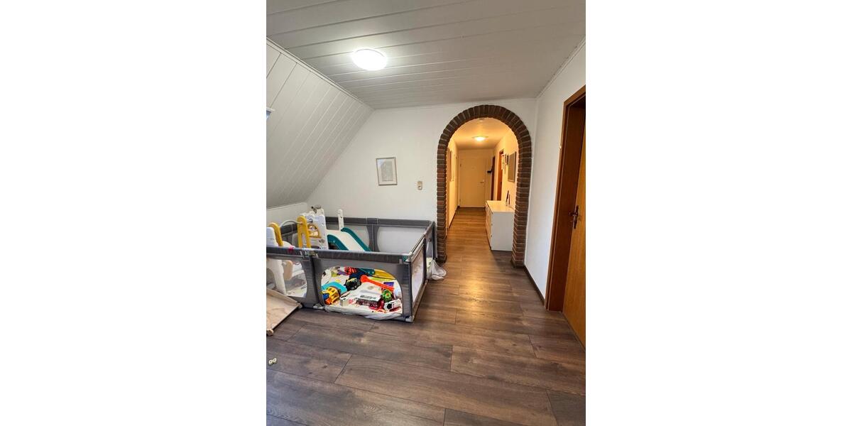 Etagenwohnung Sarstedt - 3 Zimmer, 119 m&sup2;, 1.450&euro; | Angebot:25853436