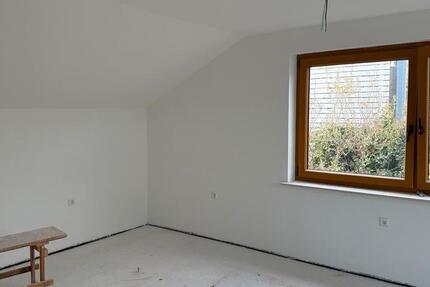 Schöne 3 Zimmer Wohnung mit Balkon in Blumberg zimmer