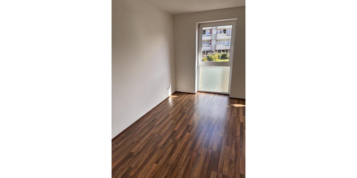 Erdgeschoßwohnung Hamburg Eimsbüttel - 3 Zimmer, 82 m&sup2;, 1.100&euro; | Angebot:26048671