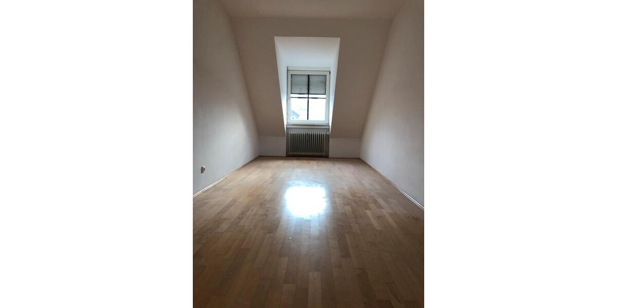 Dachgeschoßwohnung Geiselhöring - 3.5 Zimmer, 84 m&sup2;, 780&euro; | Angebot:25907817