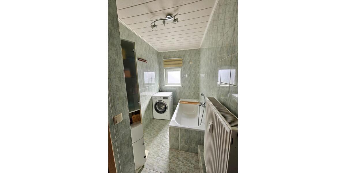 Etagenwohnung Saalfeld (Saale) - 2 Zimmer, 69 m&sup2;, 448&euro; | Angebot:25294458