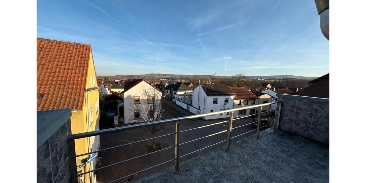 Dachgeschoßwohnung Eisenberg (Pfalz) - 3 Zimmer, 110 m&sup2;, 1.100&euro; | Angebot:25902441