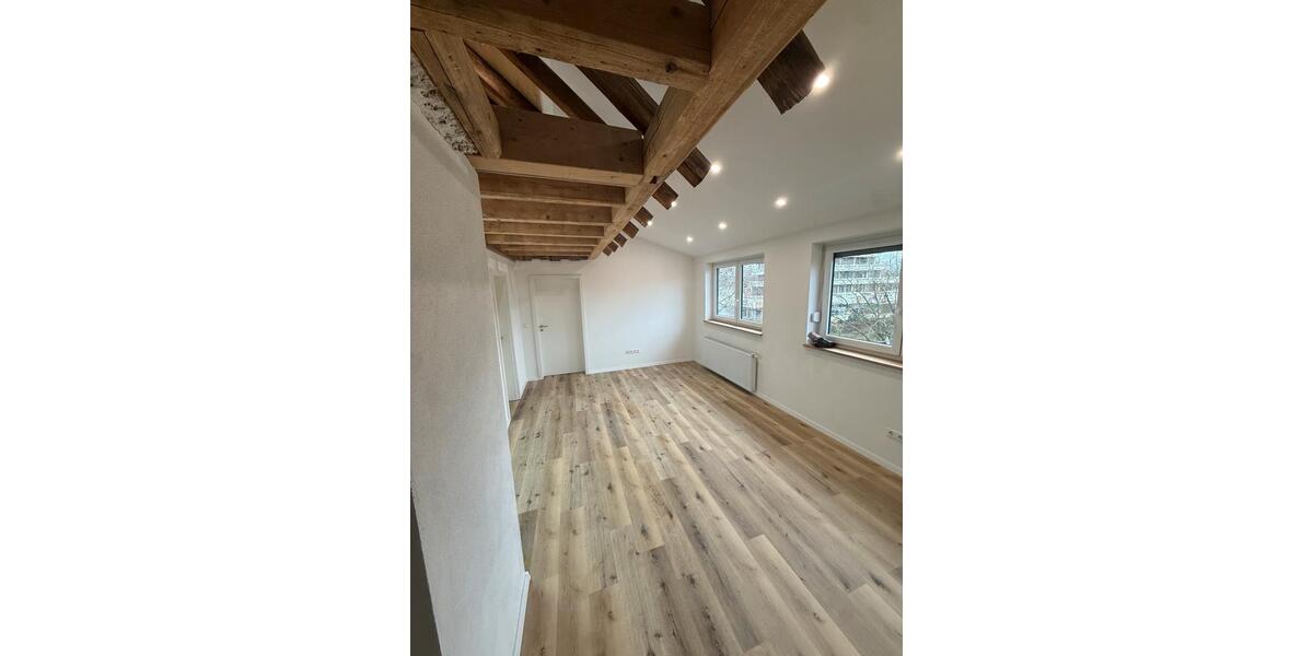 Dachgeschoßwohnung Crailsheim - 2 Zimmer, 60 m&sup2;, 690&euro; | Angebot:25160989