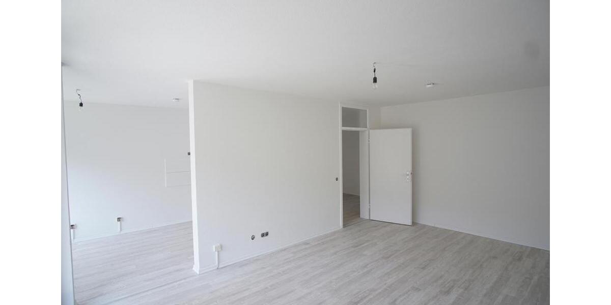 Erdgeschoßwohnung Essen Stadtbezirk VI - 4 Zimmer, 98 m&sup2;, 830&euro; | Angebot:24689419