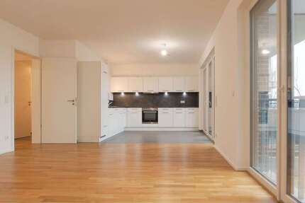 Wohnung Frankfurt Europaviertel - 4 Zimmer, 95 m&sup2;, 1.680&euro; | Angebot:24876396