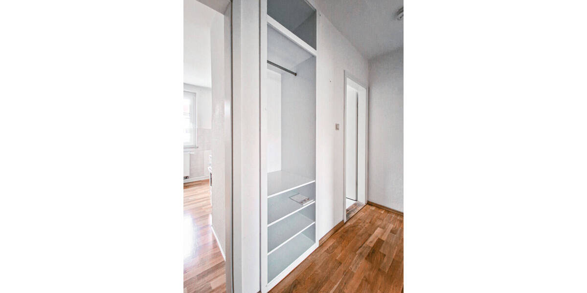 Etagenwohnung Zwickau Eckersbach - 2 Zimmer, 48 m&sup2;, 360&euro; | Angebot:26155441