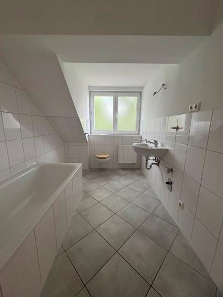 Chick und modern: 2-Zimmer-Dachgeschoßwohnung mit Balkon!