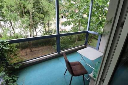 Aufgrund der großen Nachfrage, ist eine Bearbeitung ohne näheren Angaben leider nicht möglich. 1 Zimmer Wohnung