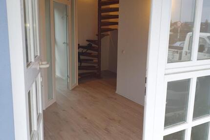 Wohnen im historischen Bahnhof von Erpel zimmer