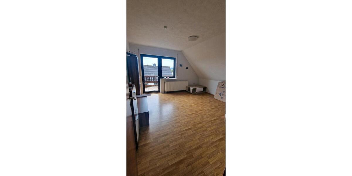 Dachgeschoßwohnung Bad Zwesten - 2.5 Zimmer, 65 m&sup2;, 360&euro; | Angebot:26479843