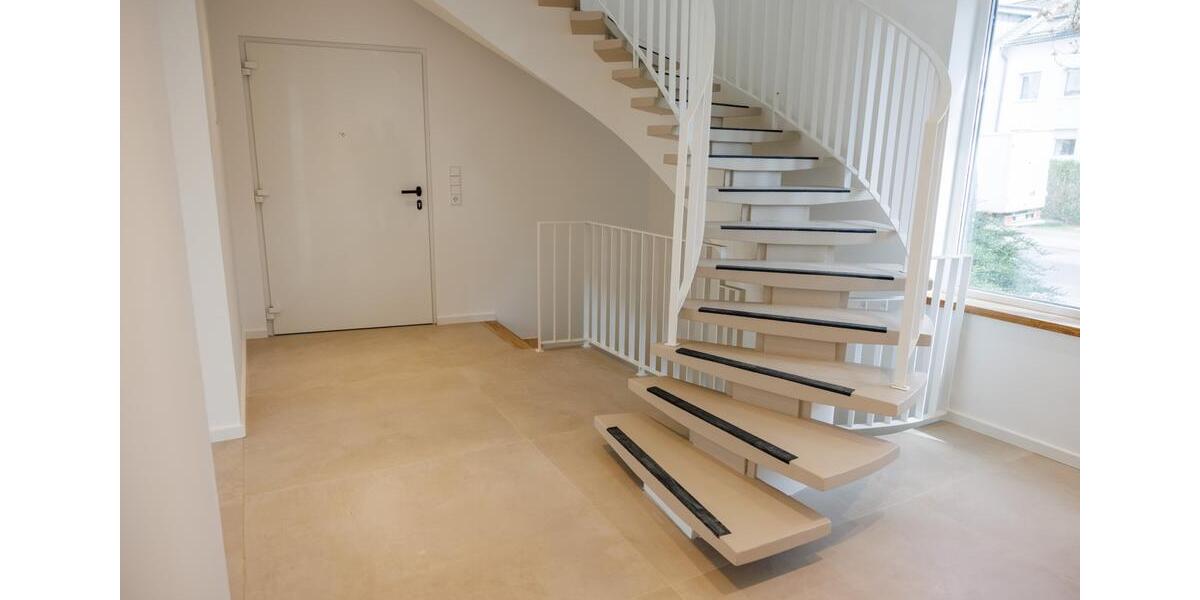 Luxuriös saniertes Einfamilienhaus mit Atelier & großem Garten 8 zimmer