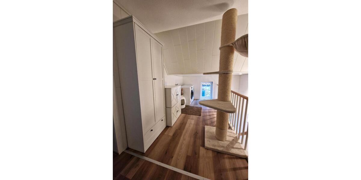 Dachgeschoßwohnung Hennstedt - 3 Zimmer, 77 m&sup2;, 950&euro; | Angebot:25161943