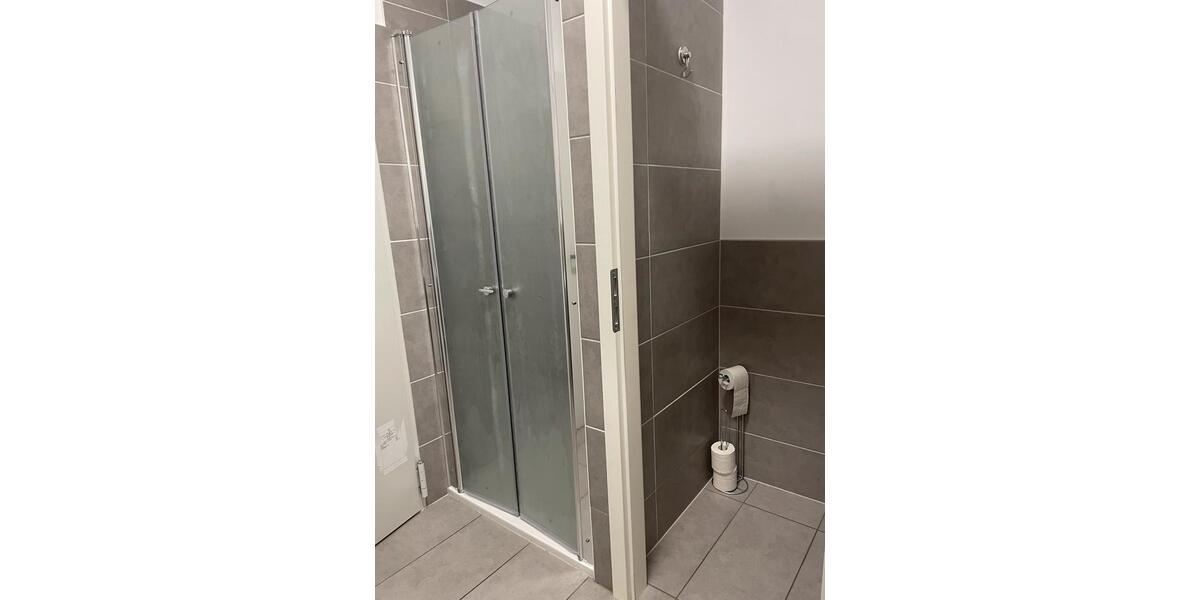 Wohnen auf Zeit Ganderkesee - 8 Zimmer, 250 m&sup2;, 700&euro; | Angebot:24093066