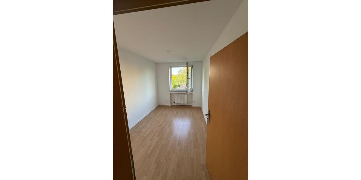 Etagenwohnung Köln Heimersdorf - 3 Zimmer, 78 m&sup2;, 1.300&euro; | Angebot:26579737