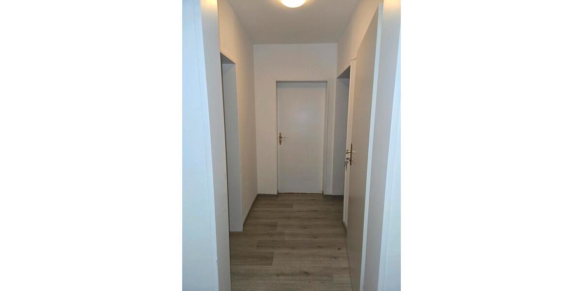 Dachgeschoßwohnung Rüsselsheim am Main - 2 Zimmer, 67 m&sup2;, 1.050&euro; | Angebot:24878832