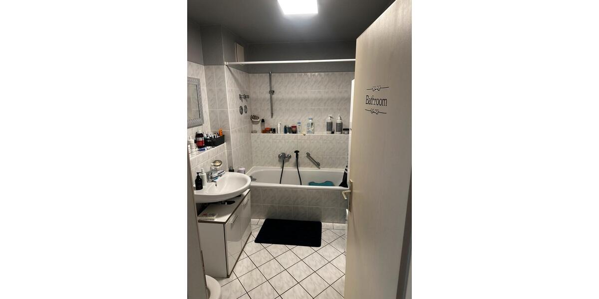 Erdgeschoßwohnung Zwickau - 2 Zimmer, 67 m&sup2;, 435&euro; | Angebot:26021815