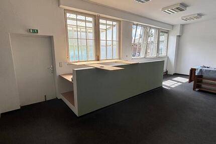 Büro und Lager