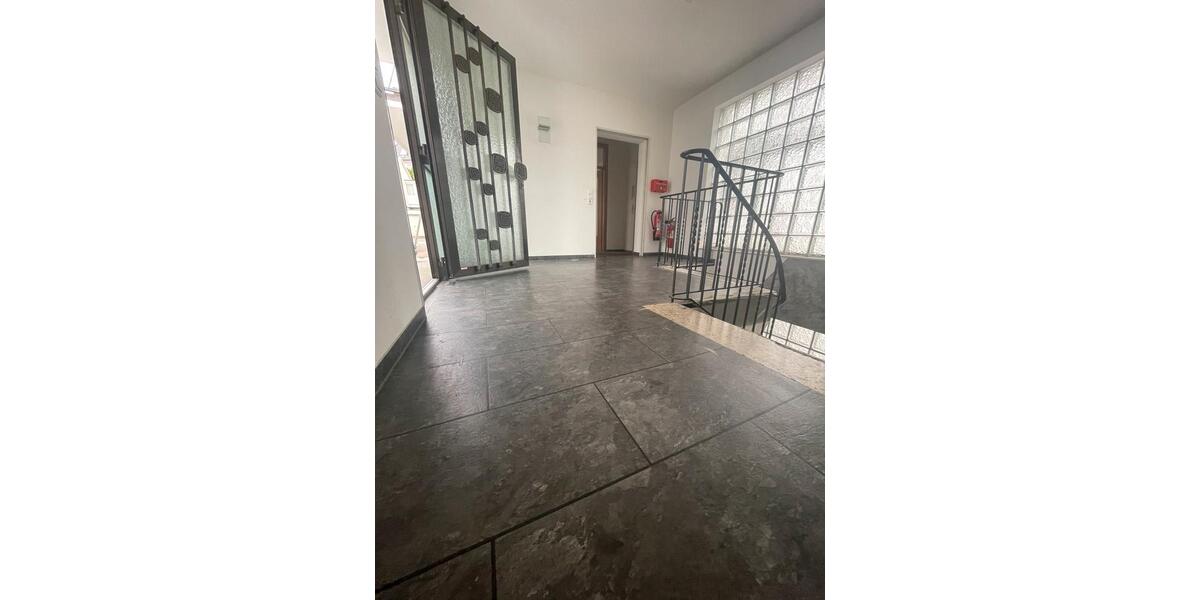 Etagenwohnung Reutlingen Reutlingen (Kernstadt) - 3.5 Zimmer, 130 m&sup2;, 1.500&euro; | Angebot:26566839