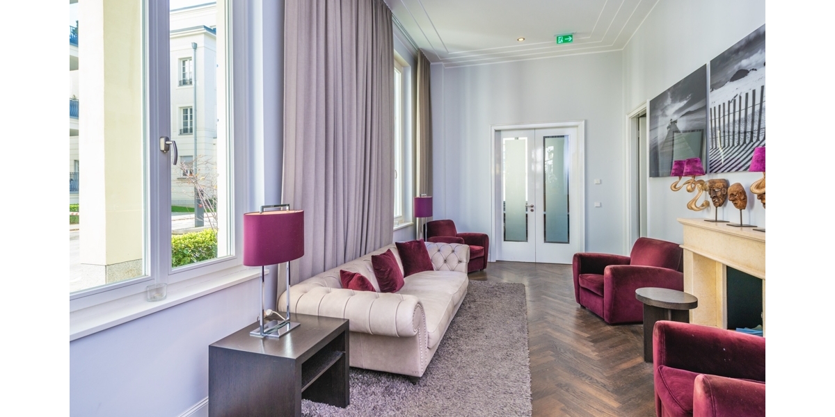 Wohnen in hochwertigem Ambiente mit internationalem Flair. Möblierte 2 Zimmer-Dachterrassen-Wohnung - Einfamilienhaus Düsseldorf Heerdt | Angebot:26645368