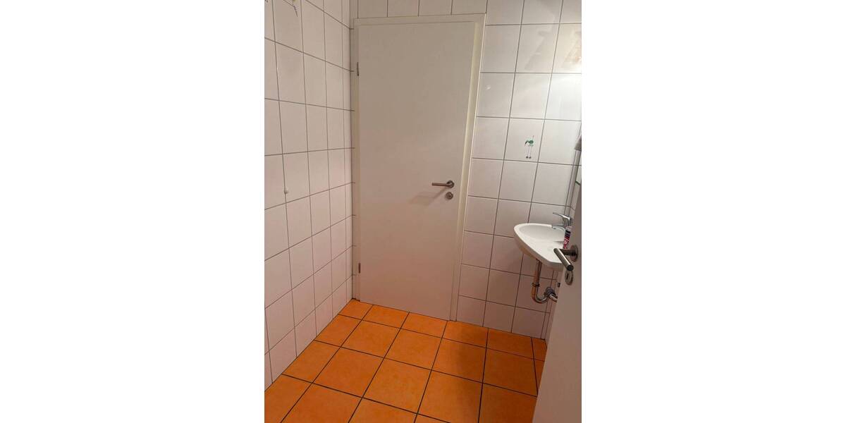 Gewerbeobjekt Bad Langensalza Ufhoven - 9 Zimmer, 133 m&sup2;, 1.200&euro; | Angebot:26657173