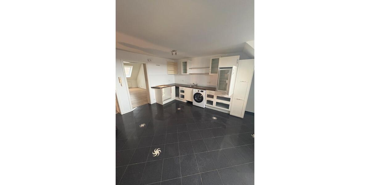 Reihenhaus Ludwigshafen am Rhein Rheingönheim - 11 Zimmer, 245 m&sup2;, 2.900&euro; | Angebot:25980402