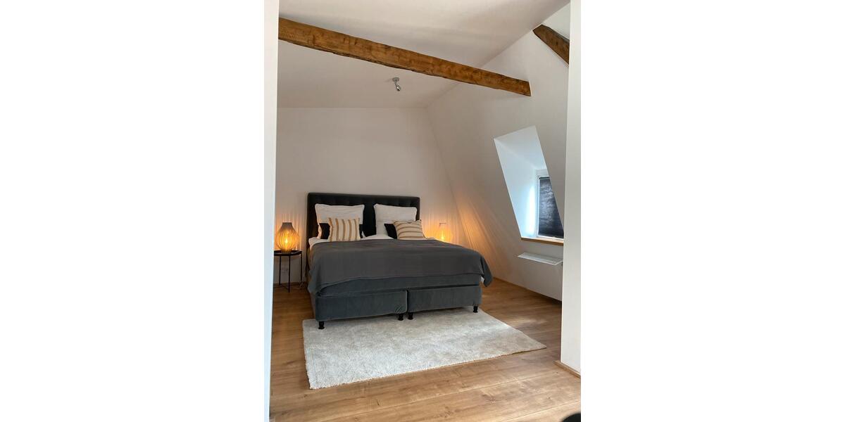Dachgeschoßwohnung Wismar Altstadt - 2 Zimmer, 92 m&sup2;, 2.100&euro; | Angebot:24885801