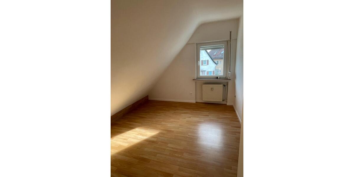 Dachgeschoßwohnung Fernwald - 3 Zimmer, 70 m&sup2;, 650&euro; | Angebot:24812085