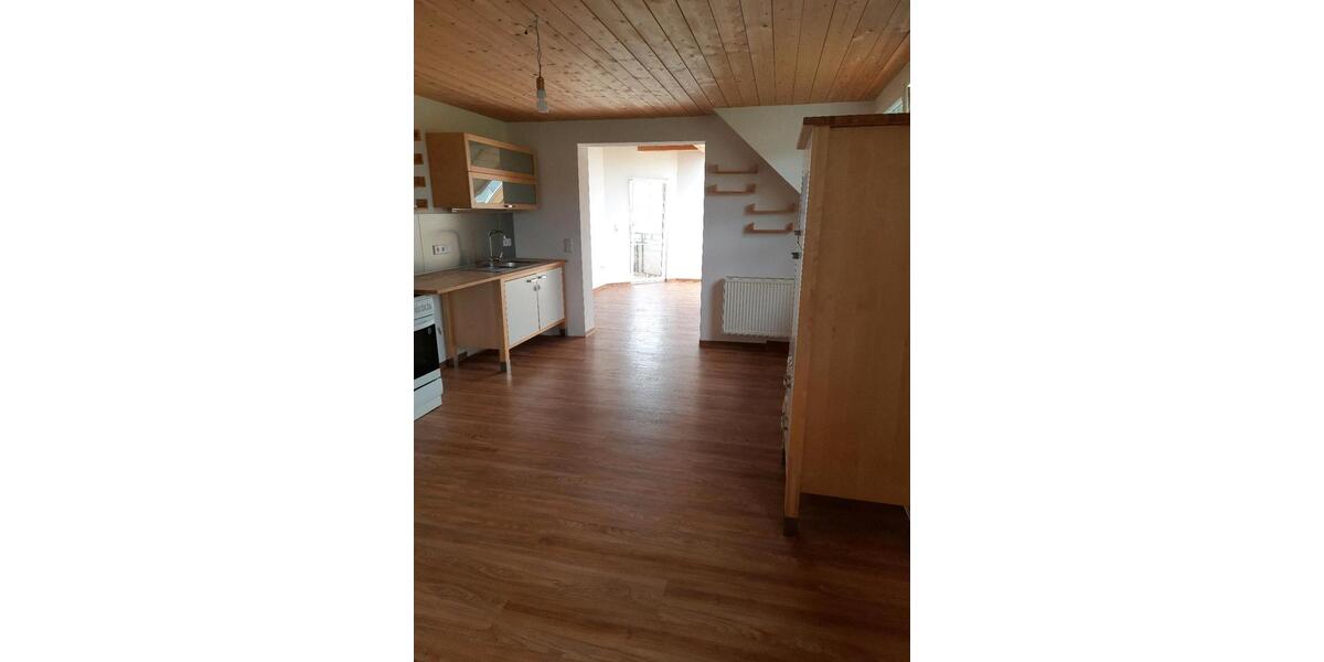 Dachgeschoßwohnung Bad Königshofen im Grabfeld - 6 Zimmer, 124 m&sup2;, 900&euro; | Angebot:26199518