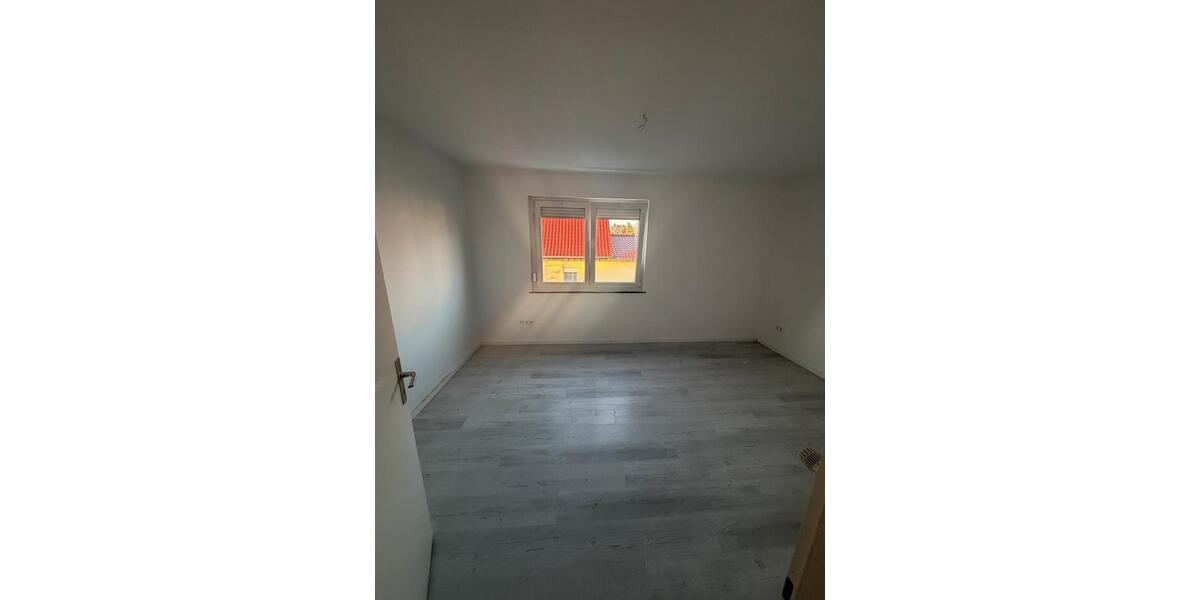 Reihenhaus Ronneburg - 4 Zimmer, 152 m&sup2;, 1.800&euro; | Angebot:25367731