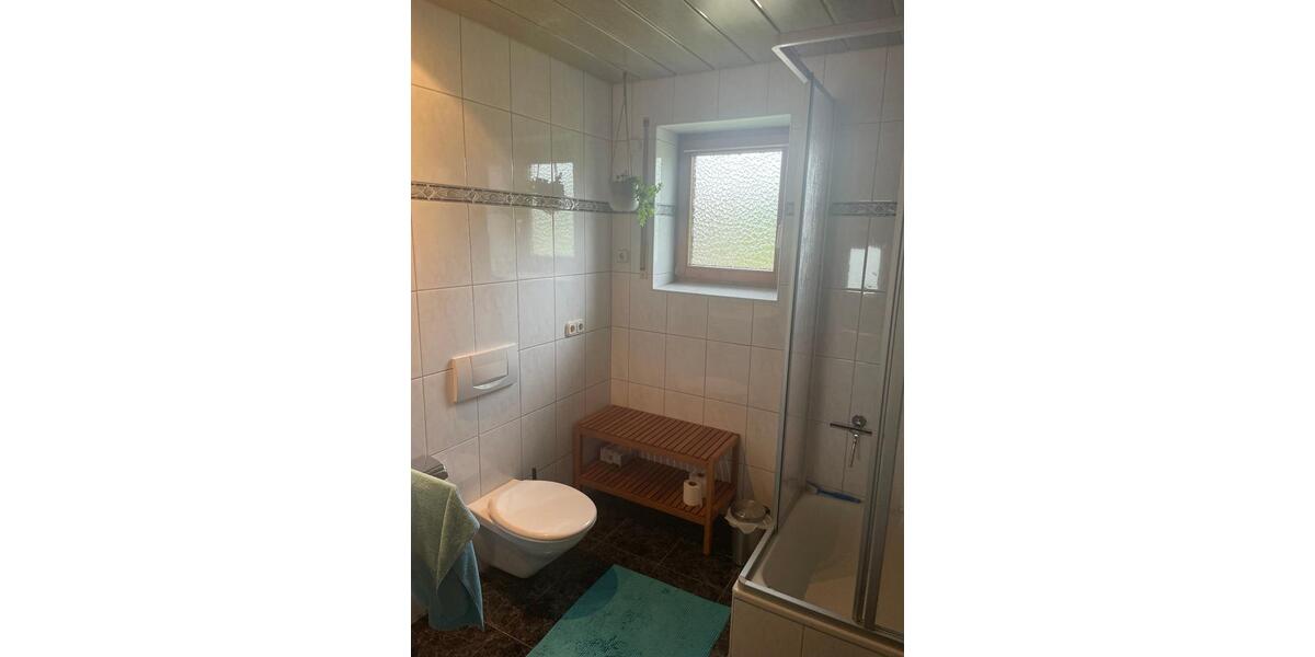 Möbiliertes WG-Zimmer mit eigenem Bad und Balkon in Birkland 1 zimmer