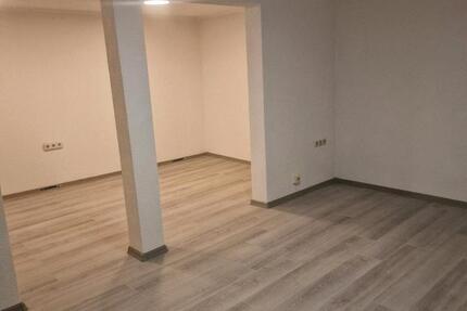 WOHNUNG ZU VERMIETEN IN NW CITY ZENTRUM9 zimmer