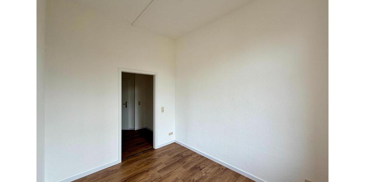 Erdgeschoßwohnung Naumburg (Saale) - 4 Zimmer, 120 m&sup2;, 950&euro; | Angebot:26588579