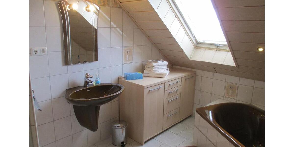 Wohnen auf Zeit Bindlach - 3 Zimmer, 110 m&sup2;, 80&euro; | Angebot:24872777