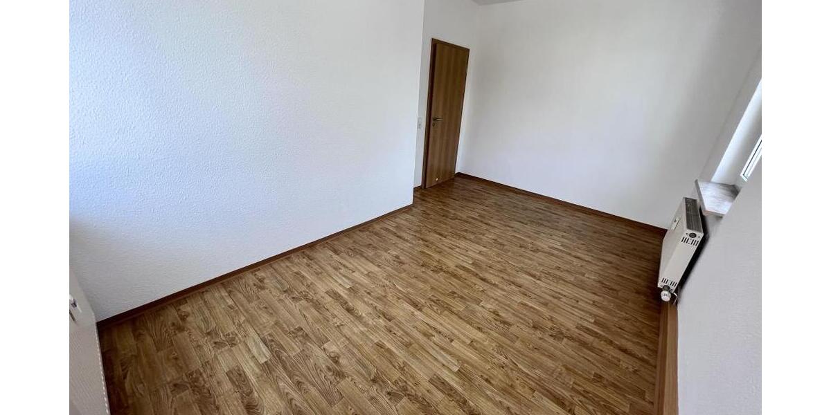 Modernes Bad und Balkon - 4 Raum Wohnung mit Wanne und Dusche zu vermieten! - Etagenwohnung Gera Alt-Bieblach | Angebot:27224966