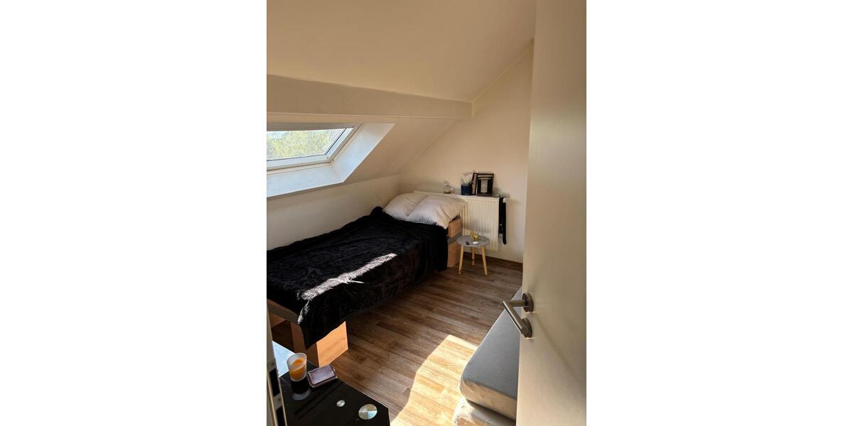 Dachgeschoßwohnung Neunkirchen - 3 Zimmer, 75 m&sup2;, 480&euro; | Angebot:26178323