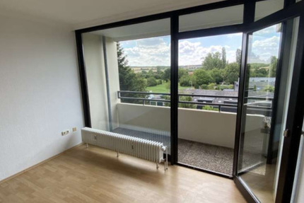 Helle 2-Zimmer-Wohnung mit Balkon und Aufzug in Hannover-Bemerode zimmer