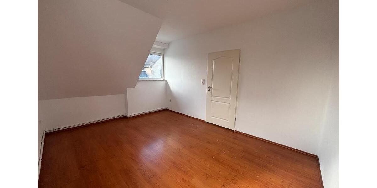 Etagenwohnung Lage - 3 Zimmer, 65 m&sup2;, 575&euro; | Angebot:26678027