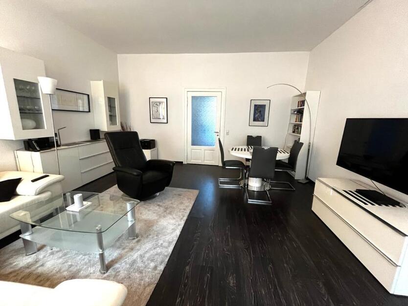 Möblierte und helle, 2-Zimmer-Wohnung im Herzen der Stadt