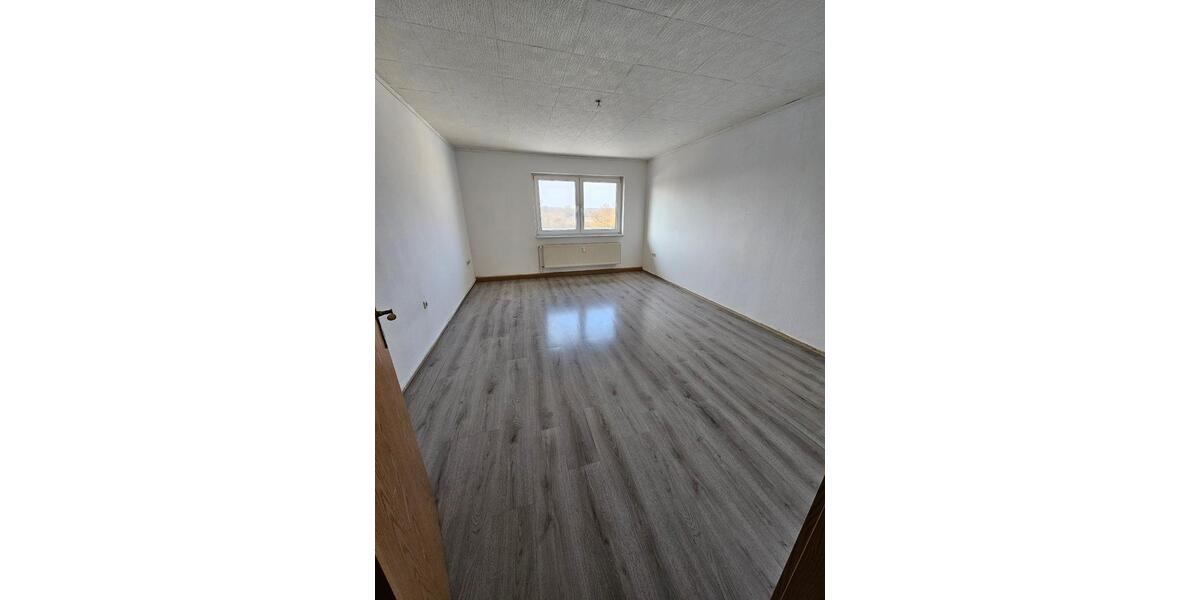 Dachgeschoßwohnung Demmin - 3 Zimmer, 70 m&sup2;, 420&euro; | Angebot:26592765