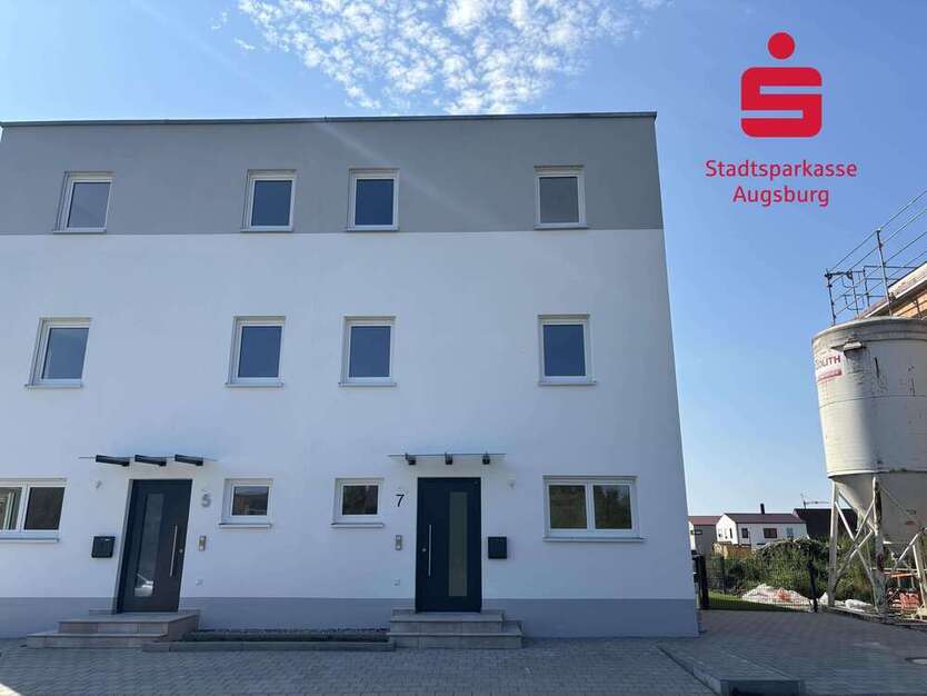 Haus zum Mieten in Augsburg 2.400 € 140 m²