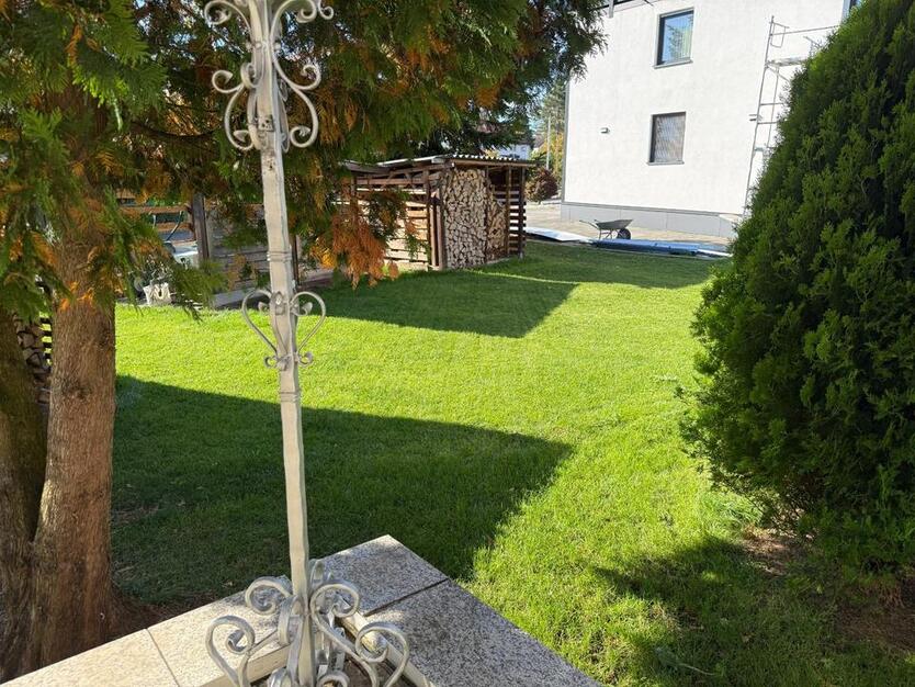 Helle 3,5 Zi EG-Whng mit Holzkachelofen, großer Terasse, Garten zimmer