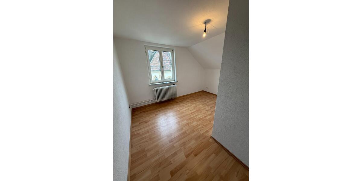 Dachgeschoßwohnung Blumberg - 3 Zimmer, 72 m&sup2;, 700&euro; | Angebot:25393854