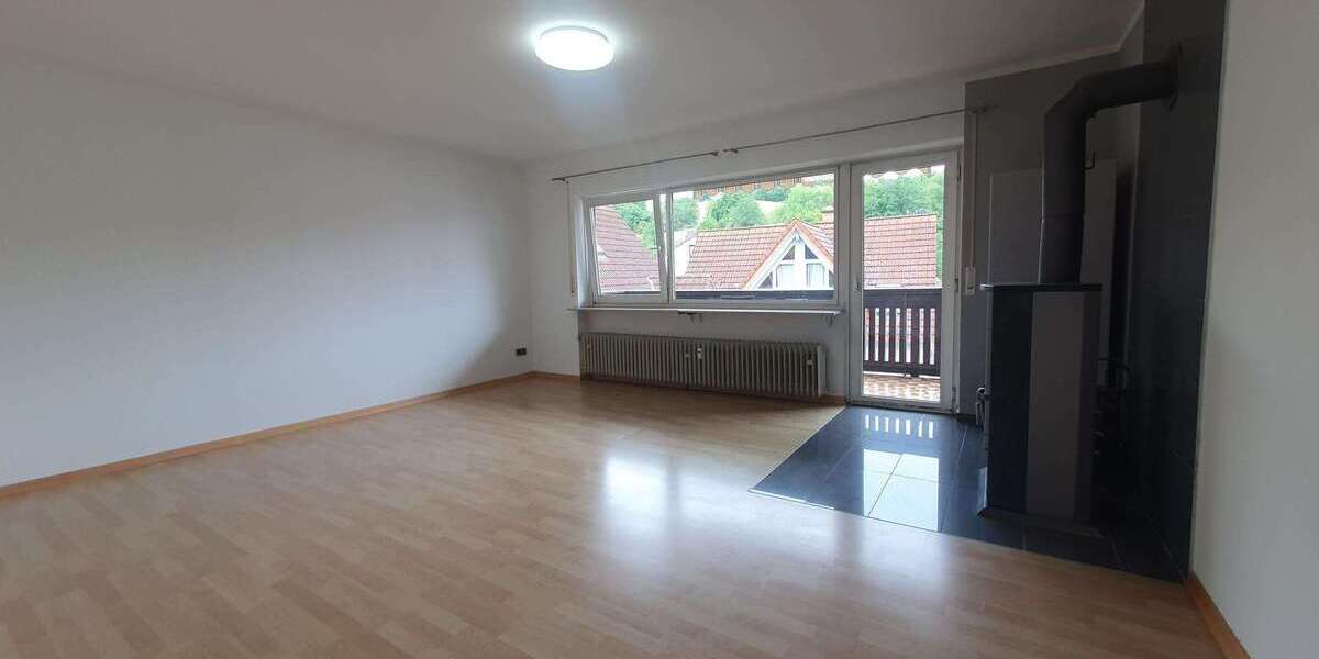 Etagenwohnung Oberbessenbach Oberbessenbach - 3.5 Zimmer, 95 m&sup2;, 950&euro; | Angebot:26025360