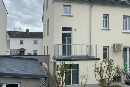 Wohnung Gückingen - 4 Zimmer, 110 m&sup2;, 1.200&euro; | Angebot:27591936