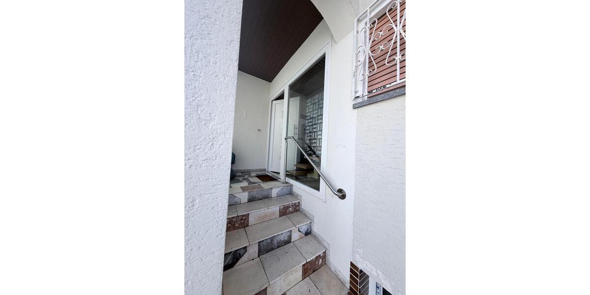 Etagenwohnung Altenstadt - 6 Zimmer, 150 m&sup2;, 1.500&euro; | Angebot:26648495