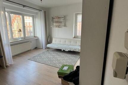Düsseldorf Altstadt - Zentrales und möbiliertes Zimmer in einer 2 zimmer