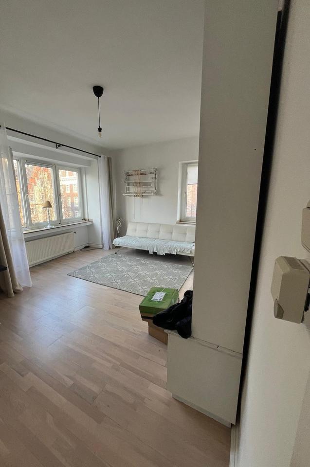 Düsseldorf Altstadt - Zentrales und möbiliertes Zimmer in einer 2 zimmer